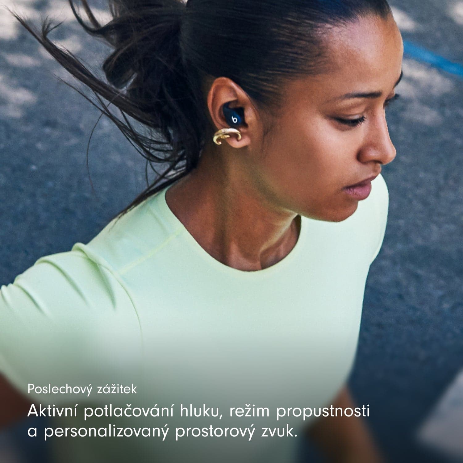 Bezdrátová sportovní sluchátka Powerbeats Fit - uhlově černá - náhled 5