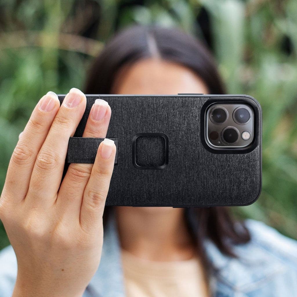 Kryt s poutkem iPhone 15 Pro Peak Design Mobile Everyday Loop Case V2 - půlnočně modrý - náhled 2