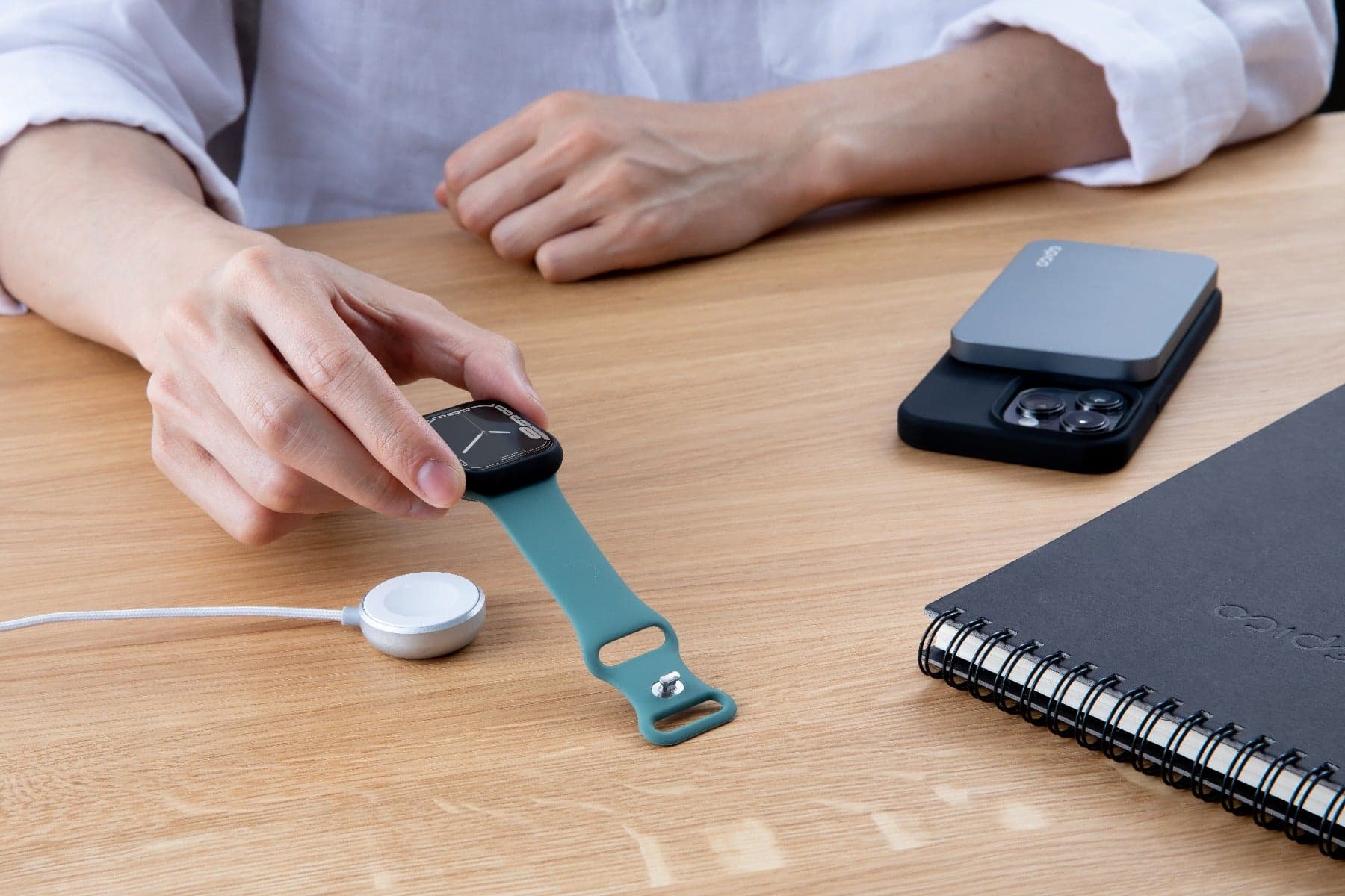 Nabíjecí kabel USB-A pro Apple Watch Epico 1,2 m - stříbrný - náhled 4