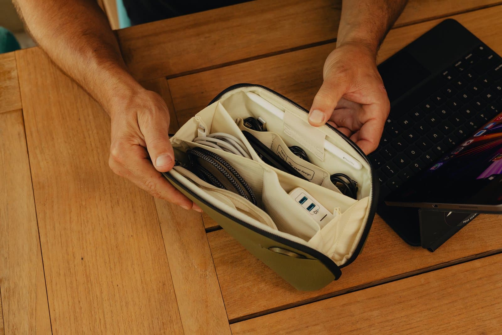 Organizér Peak Design Tech Pouch Small - pískově hnědý - náhled 4