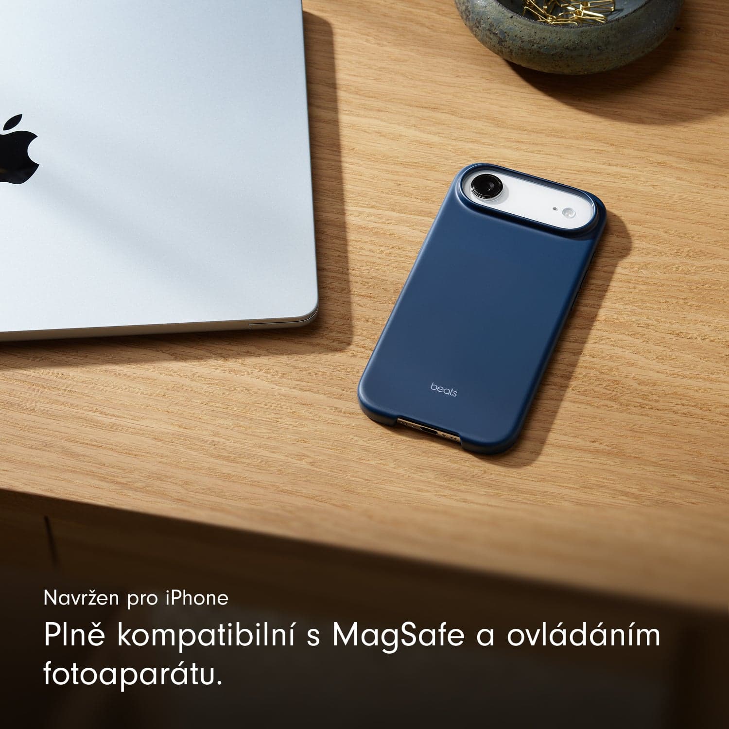 Kryt pro iPhone Air Beats s MagSafe a ovladačem fotoaparátu - hlubinně modrý - náhled 4