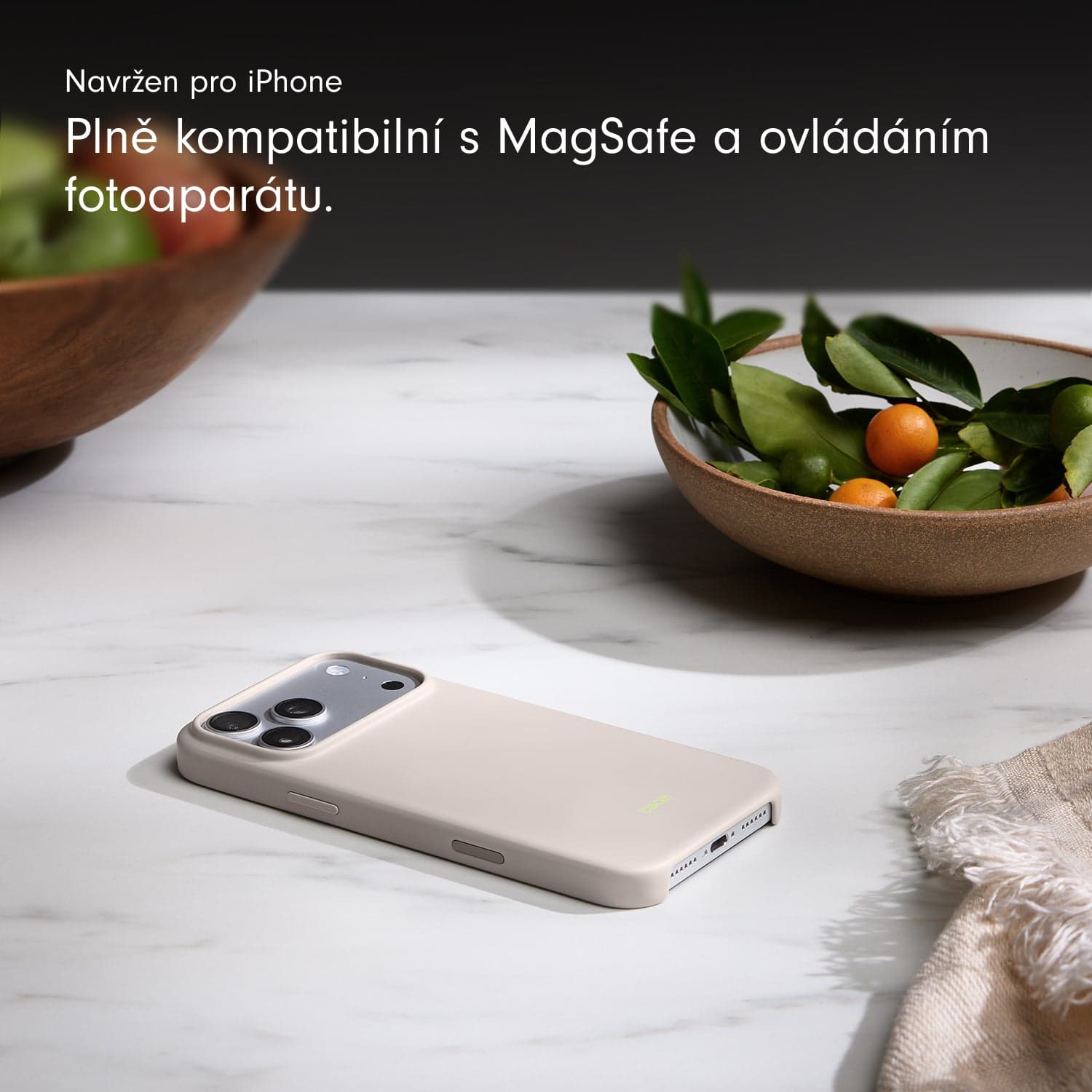 Kryt pro iPhone 17 Pro Beats s MagSafe a ovladačem fotoaparátu - vápencově šedý - náhled 4