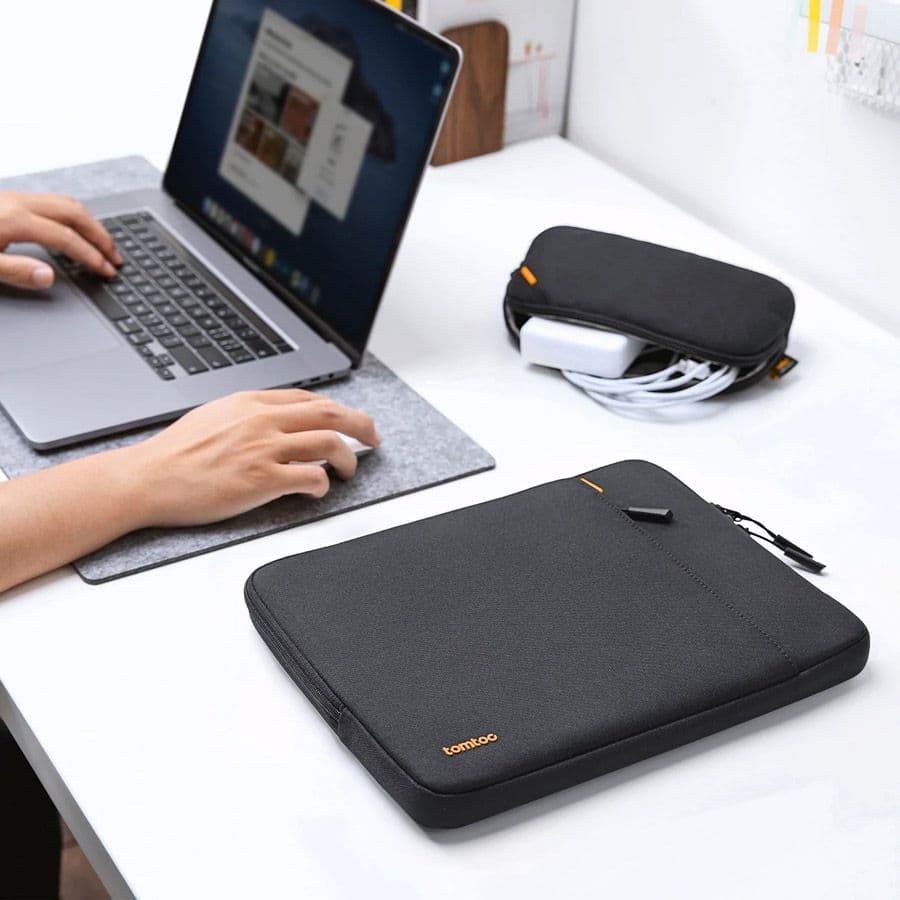 Brašna pro MacBook Pro 13" tomtoc Briefcase – černá - náhled 4